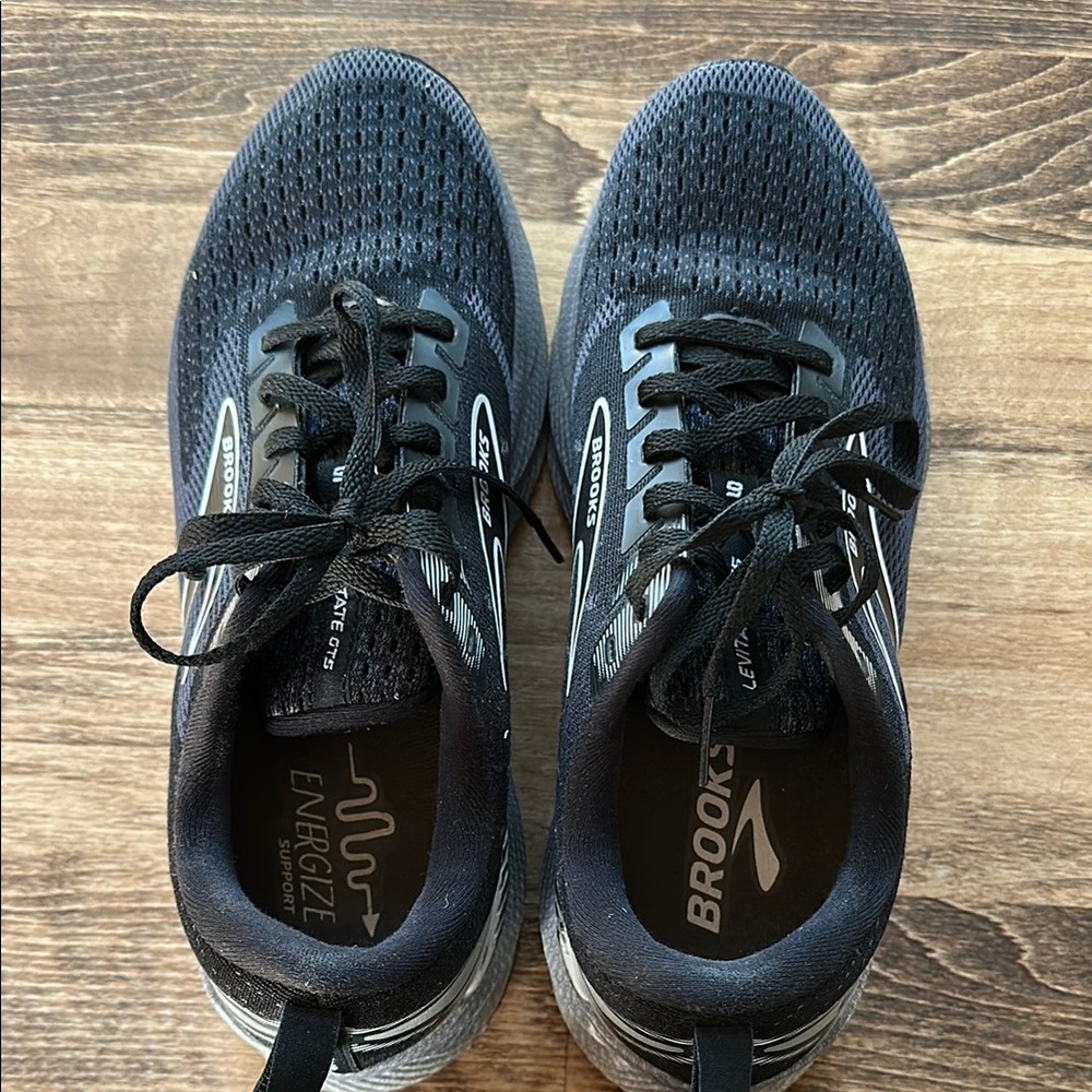 Brooks Women’s levitate Black Running Shoes